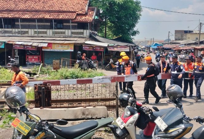 
					KAI Daop 1 Jakarta Perketat Keselamatan Jalur KA Sepanjang 2025, Sterilisasi Aset hingga Tutup 40 Perlintasan Ilegal