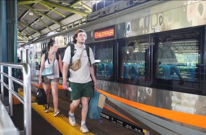 
 Wisman Makin Memilih Kereta Api: 644 Ribu Turis Jelajahi Indonesia Lewat Jalur Rel Sepanjang 2025