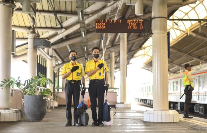 
 KAI Services Dukung Penuh Operasional KA Petani dan Pedagang Lewat Layanan Parkir, Kebersihan, dan Keamanan