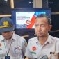 Manager Humas LRT Jabodebek Radhitya Mahardika Putra dan Dodi Manager of Passenger Marketing and Sales LRT Jabodebek.