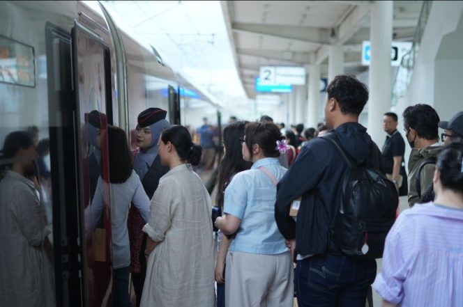 
 KCIC Siapkan 1.098 Perjalanan Whoosh Selama Masa Nataru, Tempat Duduk Capai 650 Ribu
