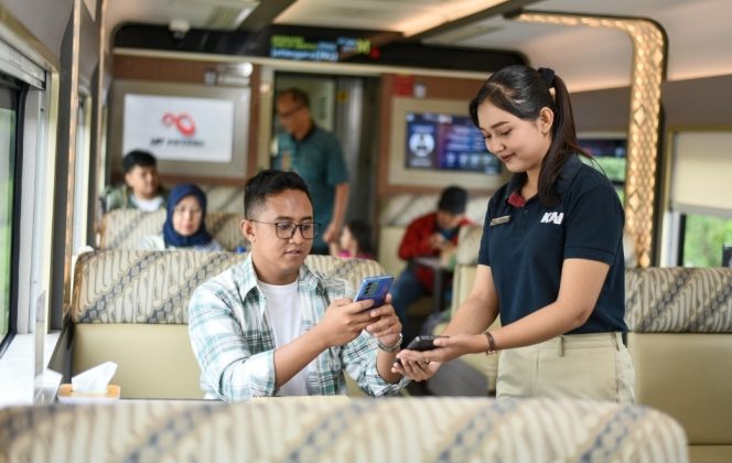 
 KAI Services Dorong Layanan Ramah Lingkungan Lewat Electronic Bill di Kuliner Kereta