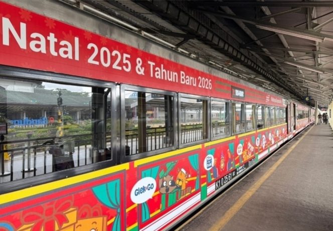 
 Meriahkan Libur Natal 2025 dan Tahun Baru 2026, KAI Hadirkan Livery Tematik dan Ornamen Stasiun