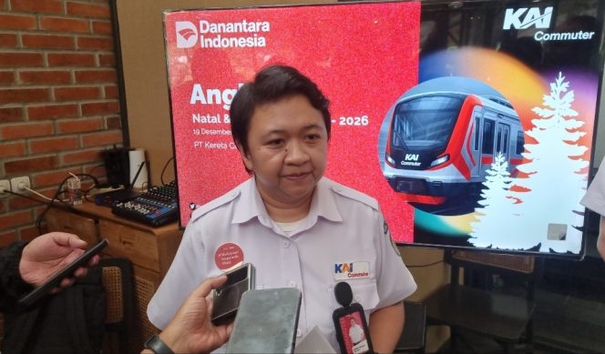 
					VP Corporate Secretary KAI Commuter, Karina Amanda. (Ist)