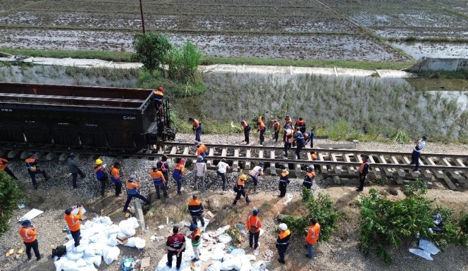 
 KAI Kerja 5×24 Jam Pulihkan Jalur Terdampak Bencana di Sumatra