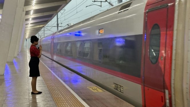 
					Memasuki Musim Hujan, KCIC Imbau Penumpang Whoosh Awas Ketinggalan dan Gunakan Alternatif Transportasi ke Stasiun