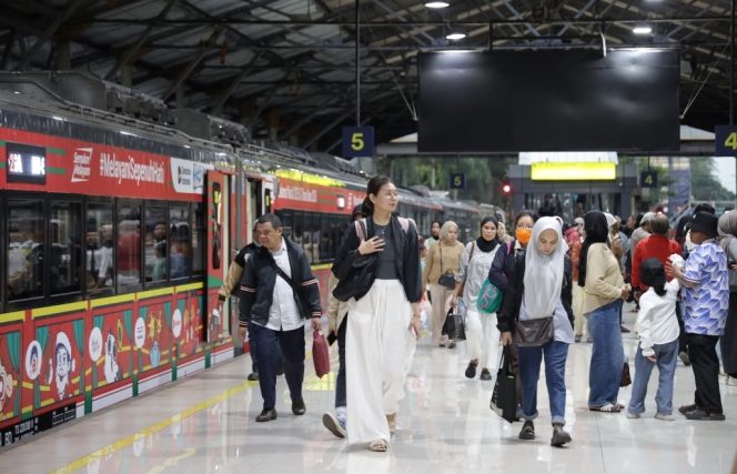 
 Dukung Mobilisasi Libur Akhir Tahun, KAI Beri Diskon 25 Persen Tiket Kereta Api