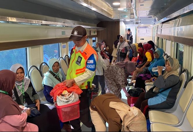 
					Tetap beroperasi, Kereta Petani dan Pedagang jadi Penggerak Aktivitas Ekonomi Lokal