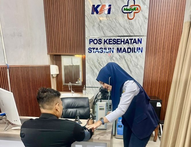 
					Tingkatkan Layanan Angkutan Nataru, KAI Daop 7 Madiun Perkuat Pos Kesehatan Stasiun Siaga 24 Jam