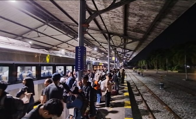 
 Kereta Api Masih jadi Favorit Saat Libur Nataru, Daop 7 Madiun Catat 148 Ribu Tiket Terjual