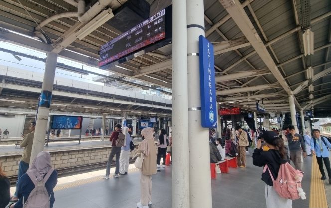 
					Antisipasi Kamacetan Malam Tahun Baru, 26 KA Berhenti di Jatinegara dan 35 KA Berhenti di Lempuyangan