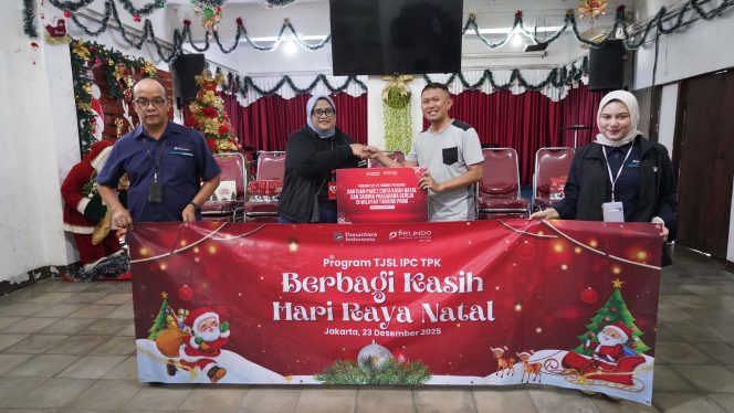 
					Serah terima bantuan kepada Gereja Suara Kebenaran Injil (GSKI) Warakas