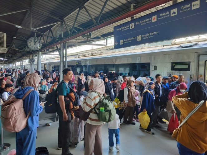
					KAI Siapkan 649.780 Tempat Duduk pada Libur Panjang Isra Mikraj, Mobilitas Liburan Kian Lancar