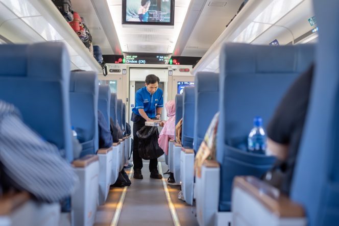 
 Aksi Sigap Petugas OTC KAI Services Viral di Media Sosial