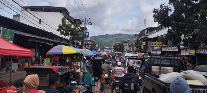 
					Pedagang Dadakan Menjamur di Jalanan Takengon, Warga Minta Penertiban