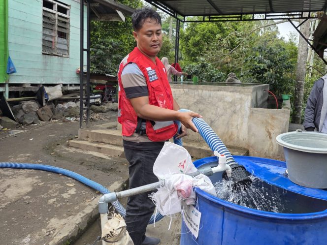 
 Krisis Air Bersih di Pengungsian Pantan Kemuneng, Forum Galasantara Turun Langsung