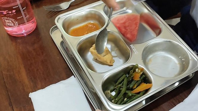 
 Program Makan Bergizi Gratis Kembali Memakan Korban di Semarang