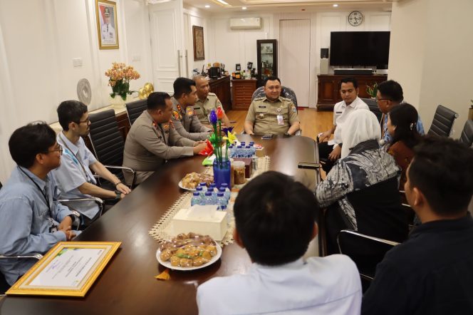 
					Kapolres Pelabuhan Tanjung Priok Perkuat Sinergi dengan Pemkot Jakarta Utara melalui Kunjungan Kerja