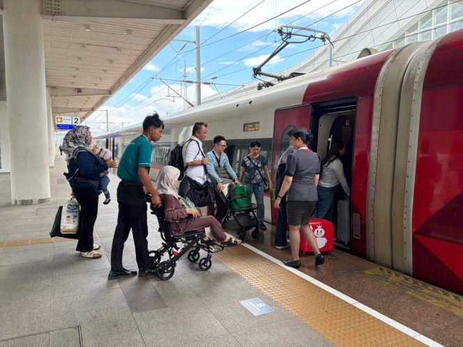 
 Penumpang Whoosh Tembus 80 Ribu Selama Libur Panjang Isra Miraj