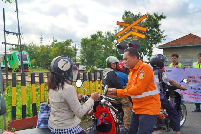 
					KAI Daop 7 Madiun Gandeng Taruna PPI, Perkuat Edukasi Keselamatan di Perlintasan Sebidang