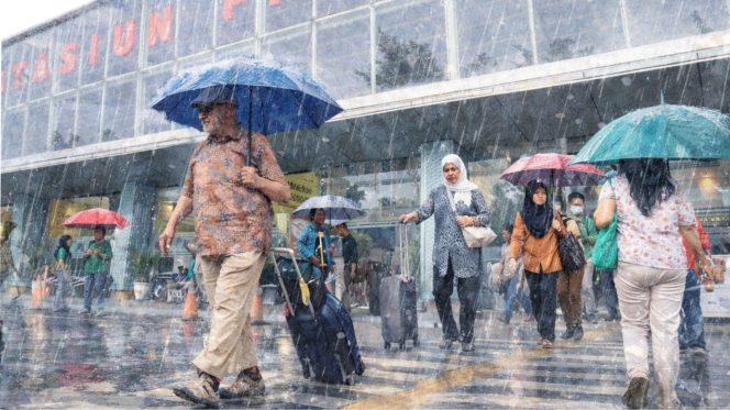 
 KAI Daop 1 Jakarta Imbau Pelanggan Siapkan Perjalanan di Tengah Musim Hujan, Ini Tips Aman dan Nyaman Naik KA