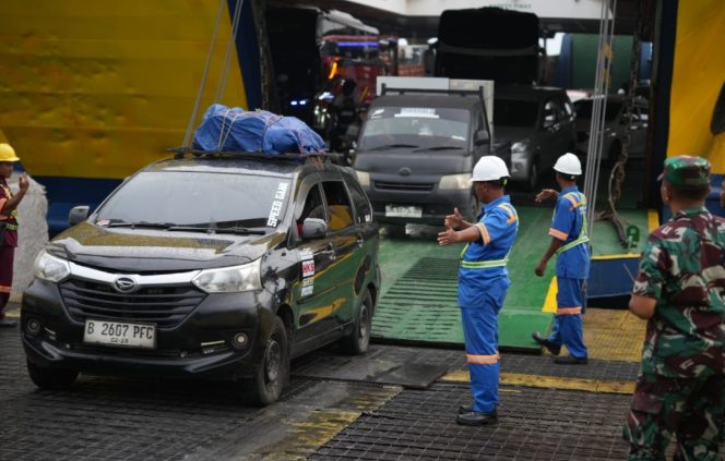 
					Layanan di Pelabuhan Penyeberangan