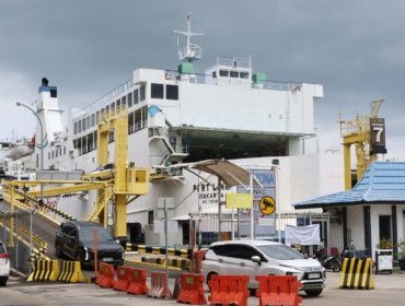 Suasana di Pelabuhan Penyeberangan
