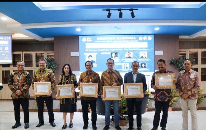 
					Pembicaa Seminar Nasional tentang penerbangan