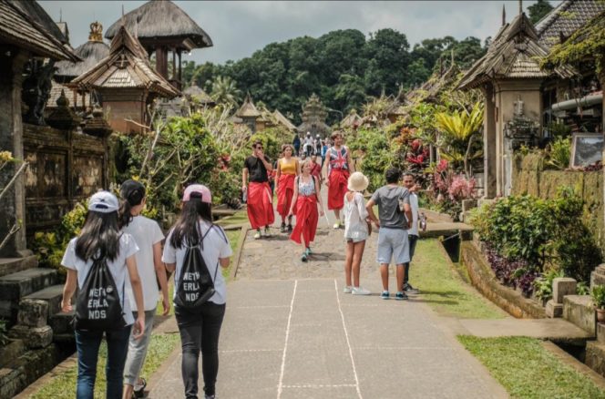 
					Suasana di destinasi Wisata Bali