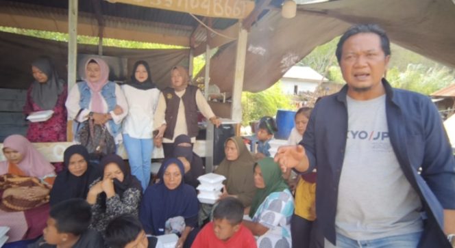 
 Relawan Galasantara Salurkan Ribuan Nasi Siap Saji untuk Korban Banjir Bandang Aceh Tengah