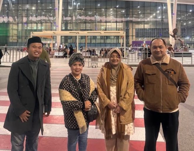 
 Halimah Munawir – Ketua Umum Obor Sastra Indonesia Lawatan ke Mesir, Gaungkan Sastra Indonesia dan Luncurkan Buku Puisi