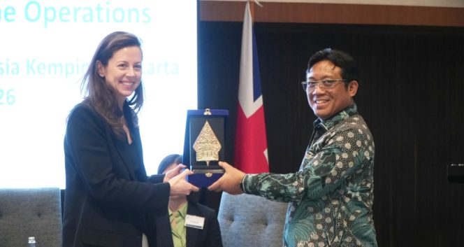 
 Dirjen Hubla dan Perwakilan Inggris