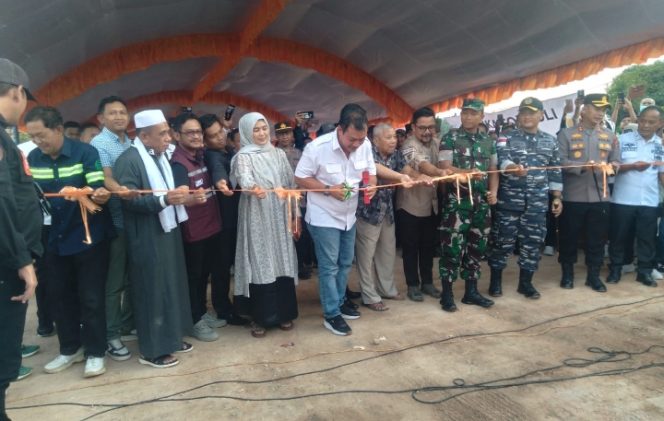 
 Tonggak Pengiriman Batu Silika Dimulai, Bupati Tolitoli Sigap Membantu Perekonomian Masyarakat