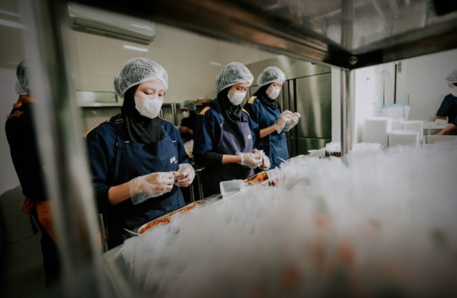 
 KAI Services Siapkan 9 Dapur Produksi untuk Penuhi Kebutuhan Makanan Penumpang Saat Nataru