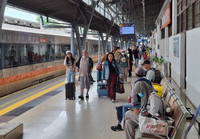 
 Penjualan Tiket Kereta Api Nataru 2025/2026 Tembus 4,1 Juta, Naik 10,86 Persen