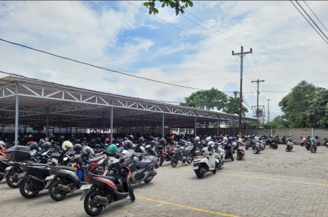 
					KAI Services Tata Parkir Motor di Stasiun Semarang Tawang, Tingkatkan Kenyamanan Pelanggan