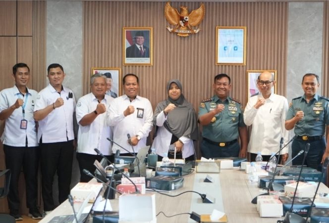 
					KKP dan TNI AL Lakukan Survei Hidro-Oseanografi Dukung Pembangunan Tanggul Laut