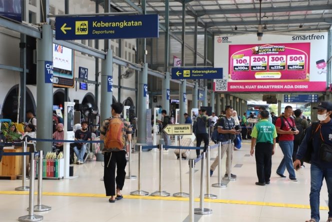 
 Libur Panjang Akhir Pekan Isra Mikraj, 88 Ribu Penumpang Gunakan Kereta Api dari Daop 1 Jakarta