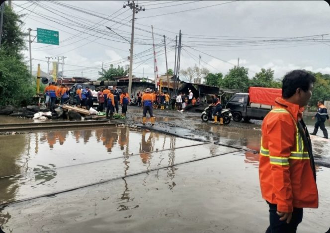 
					Banjir di Rel KA Meluas, KAI Batalkan Sejumlah Perjalanan KA di Wilayah Daop 7 Madiun