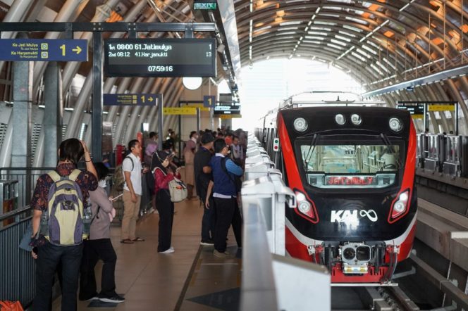 
 KAI: Kinerja LRT Jabodebek Terus Melesat, Jumlah Pelanggan Tembus Lebih 57 Juta