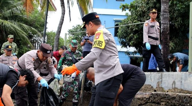 
 Kapolres Pelabuhan Tanjung Priok Pimpin Kerja Bakti Bersama TNI dan Stakeholder, Dukung Program Asri Presiden RI