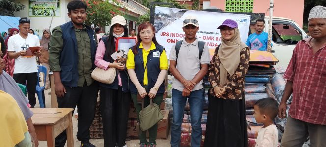 
 Tim JRS Indonesia Salurkan 221 Paket Persiapan Ramadhan untuk Penyintas Bencana di Lubok Pusaka