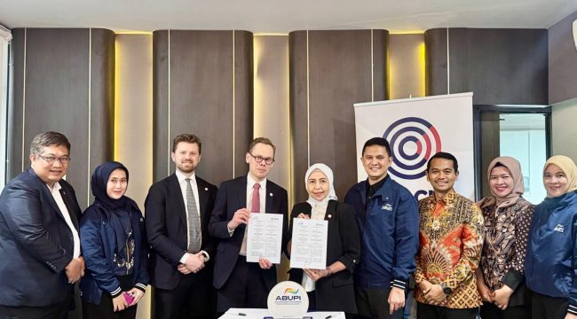 Ketua Umum ABUPI, Liana Trisnawati bersama Martin Benderson (Chief Partnership Officer), Martin Stene (Lead 
Southeast Asia & Americas), dan Rizal Hadi (Senior Advisor MACN Indonesia), serta jajaran 
pengurus DPP dan DPD ABUPI. Foto istimewa/ABUPI 
