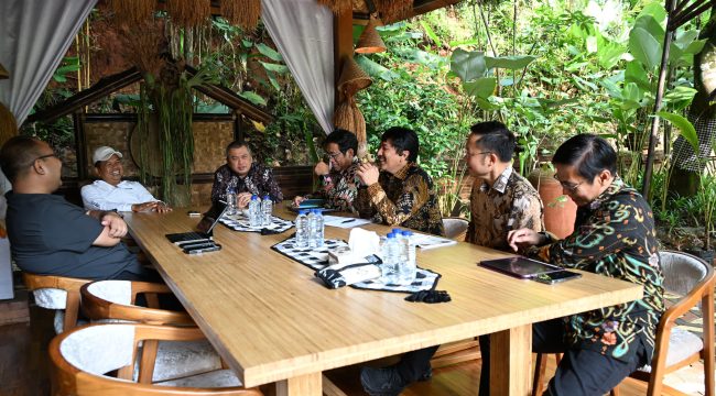 Menhub Dudy bersama Gubernur KDM beserta jajaran