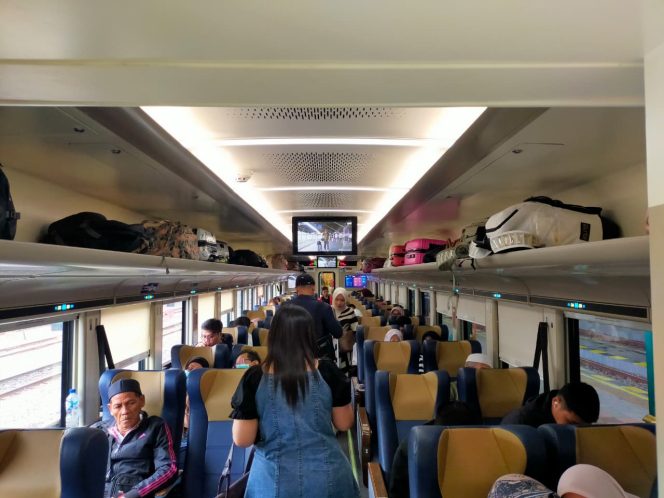 
 Libur Panjang Imlek, Penumpang KAD di Daop 7 Madiun Meningkat, Bakal Ada Atraksi Barongsai