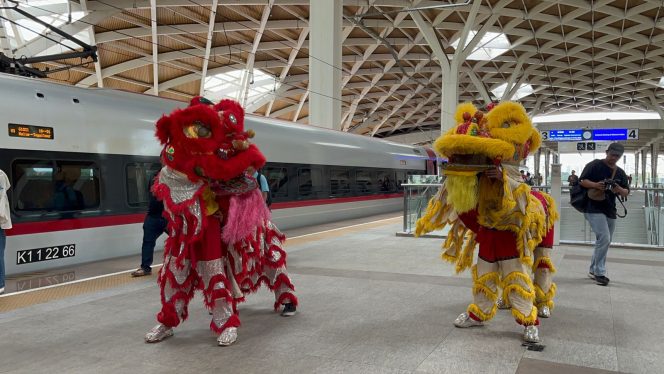 
 KCIC Hadirkan Barongsai di Stasiun Whoosh, Semarakkan Libur Panjang Imlek 2026