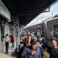 Penumpang KA ramai di Stasiun Pasar Senen.(KAI)