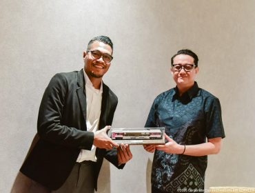 KAI Services dan PT Taman Wisata Candi melakukan pertemuan di kantor InJourney untuk membahas peluang kerja sama strategis di bidang keamanan, parkir, dan kebersihan destinasi wisata.