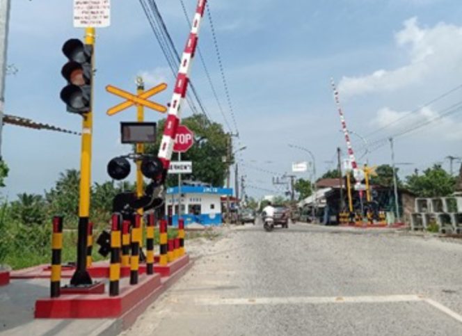 
 Perlintasan sebidang