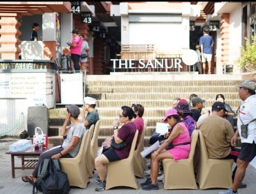 Peserta pemeriksaan kesehatan gratis di The Sanur, Bali